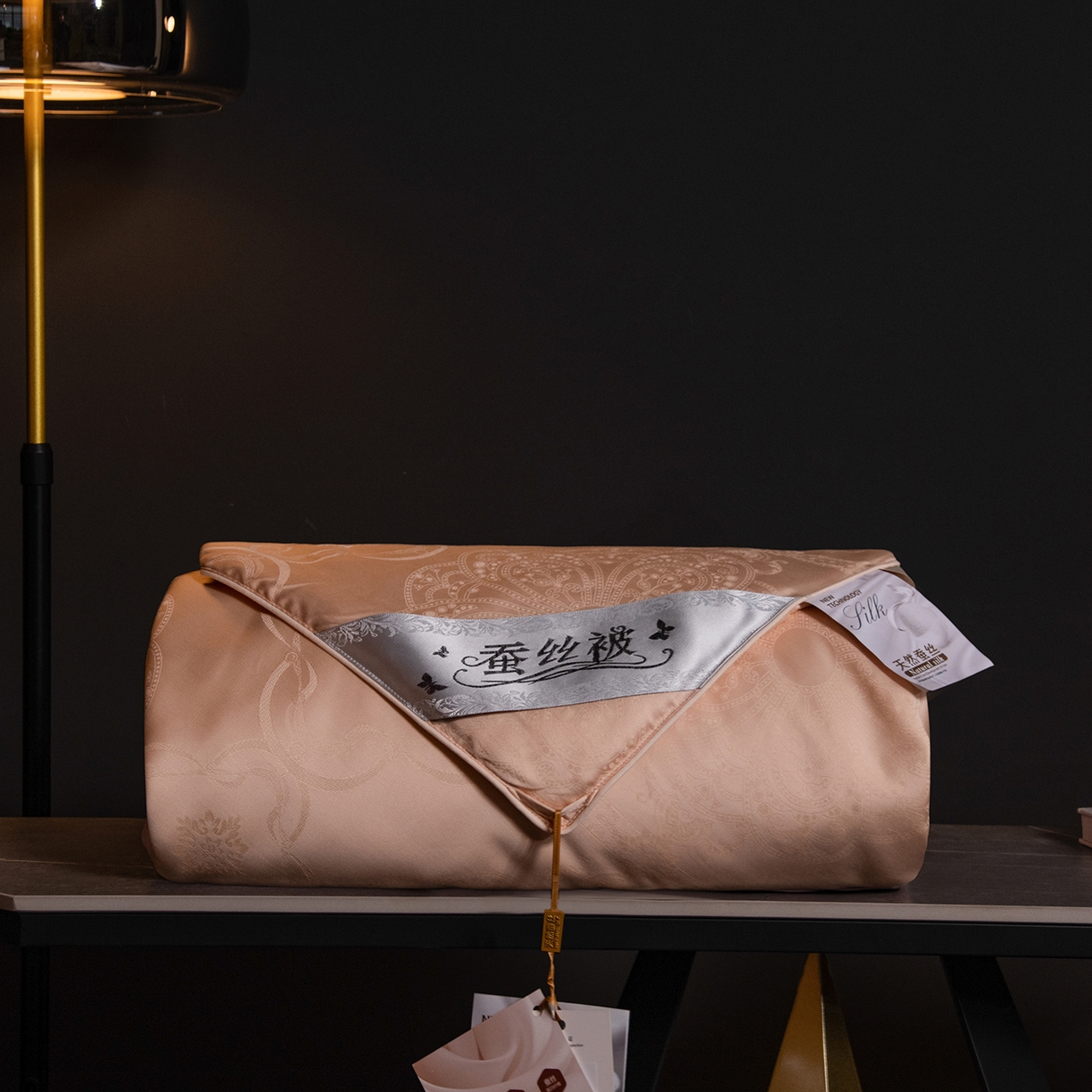 91家纺网 家纺一手货源 找家纺 合欢（原天一阁） 2026春夏新款60支贡缎提花竹棉100%蚕丝夏被春秋被 香槟金