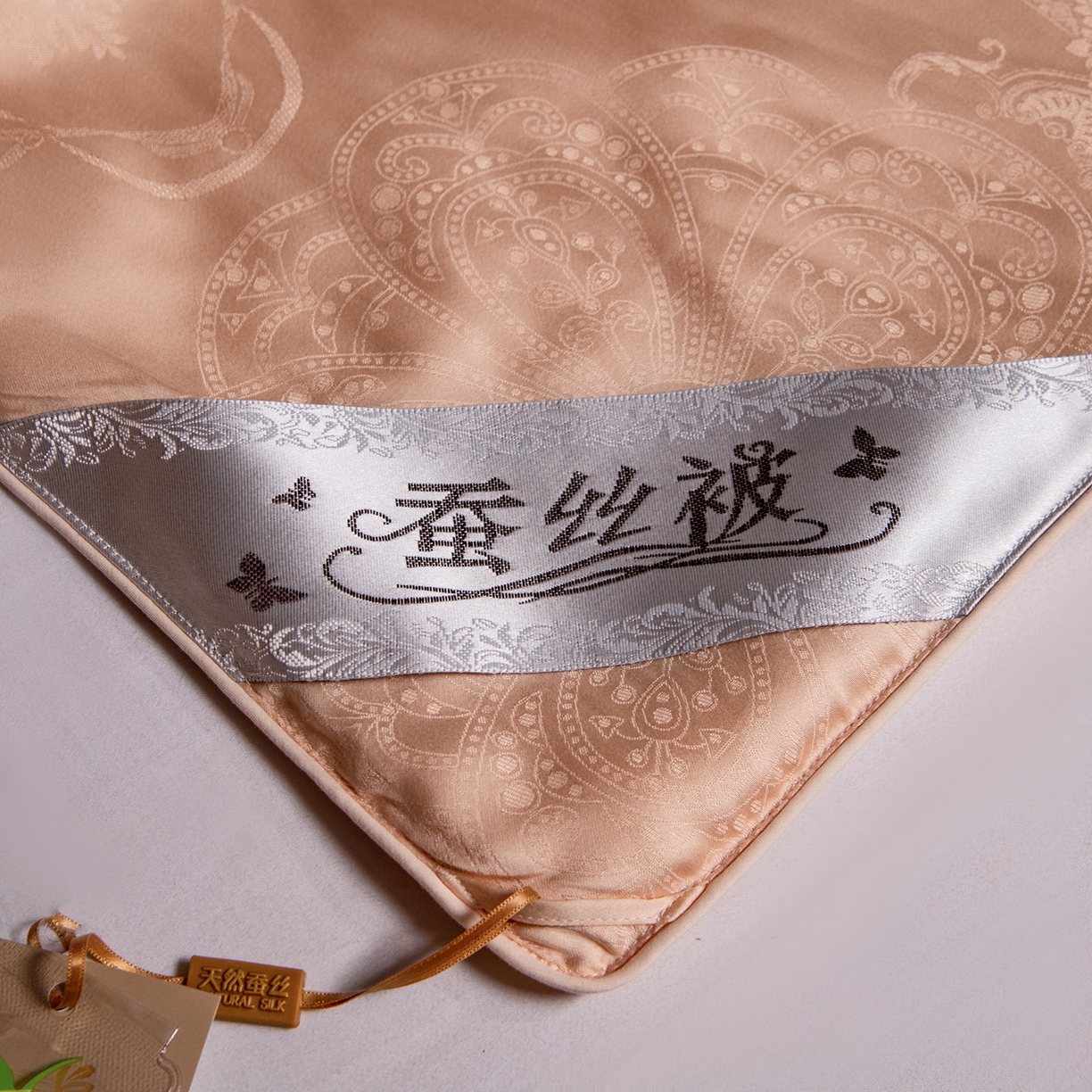 91家纺网 家纺一手货源 找家纺 合欢（原天一阁） 2026春夏新款60支贡缎提花竹棉100%蚕丝夏被春秋被 香槟金