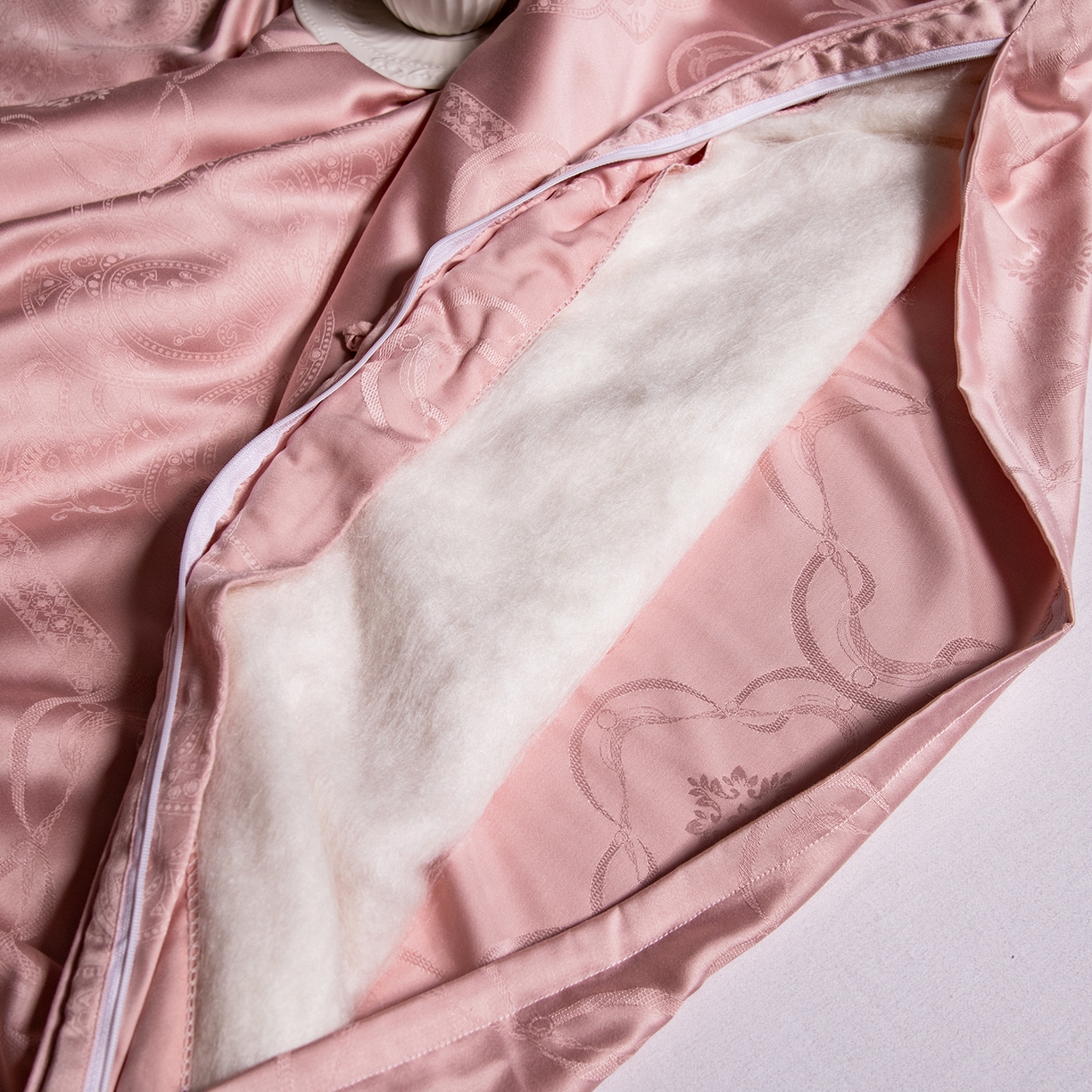 91家纺网 家纺一手货源 找家纺 合欢（原天一阁） 2026春夏新款60支贡缎提花竹棉100%蚕丝夏被春秋被 豆沙