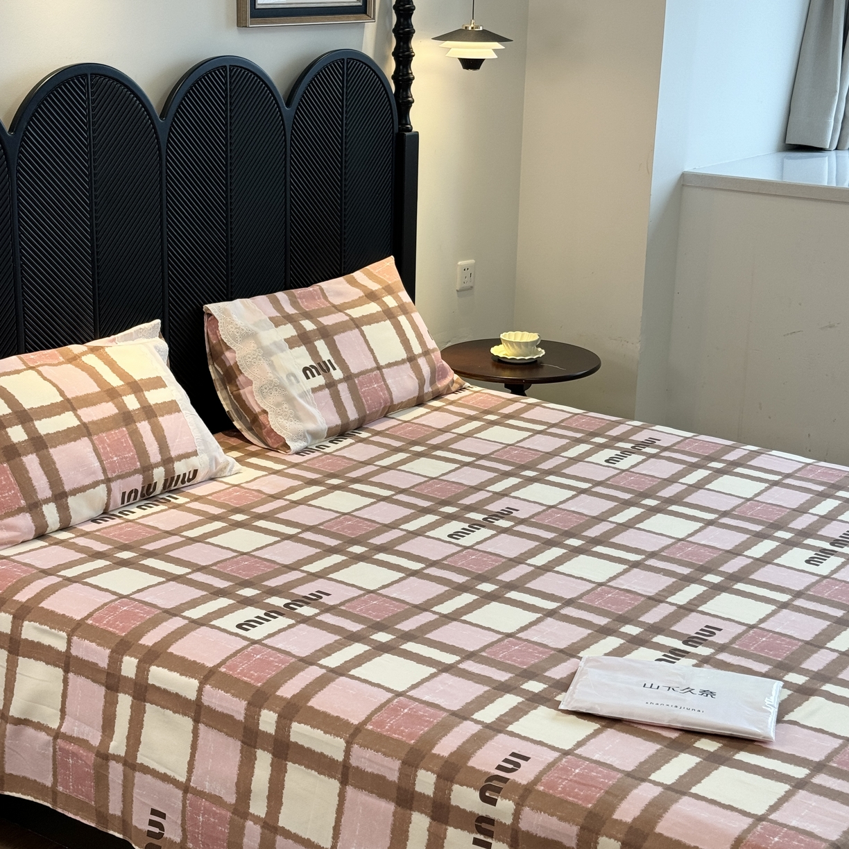 91家纺网 家纺一手货源 找家纺 一隅花田 2026新款竹感纤维双经双纬高密度四季软布席全棉花边款老粗布 粉棕慕斯