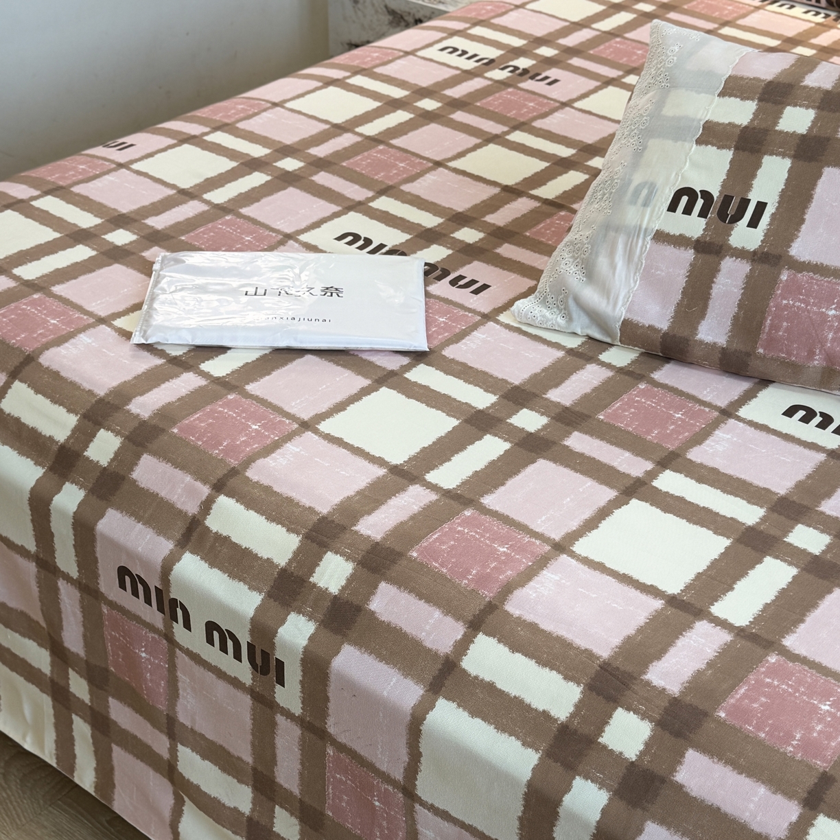 91家纺网 家纺一手货源 找家纺 一隅花田 2026新款竹感纤维双经双纬高密度四季软布席全棉花边款老粗布 粉棕慕斯