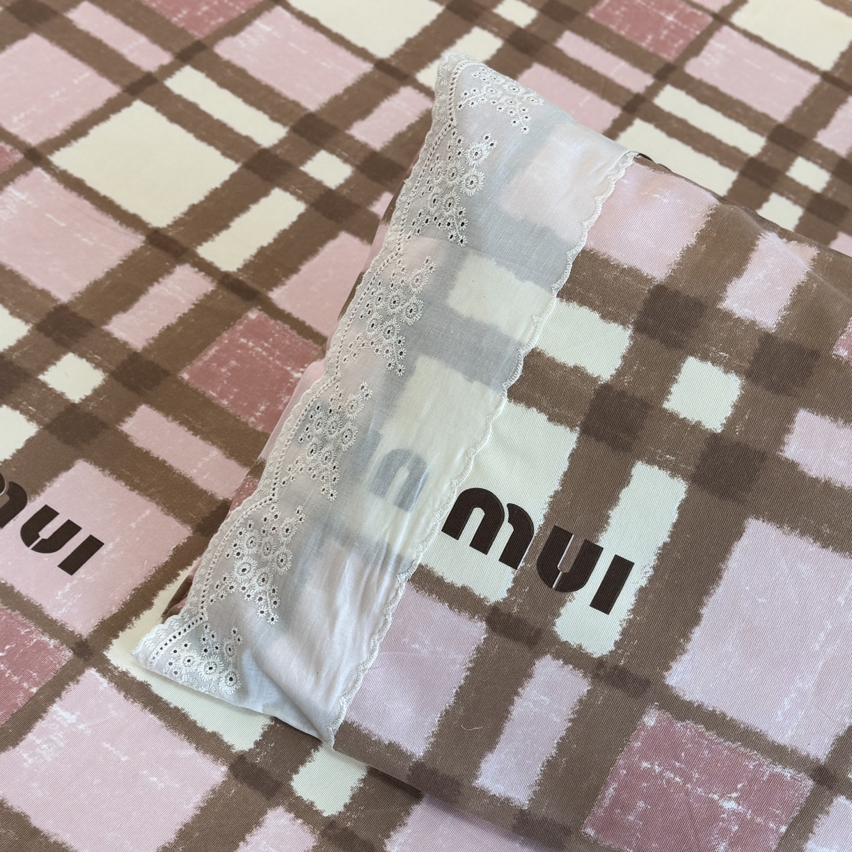 91家纺网 家纺一手货源 找家纺 一隅花田 2026新款竹感纤维双经双纬高密度四季软布席全棉花边款老粗布 粉棕慕斯