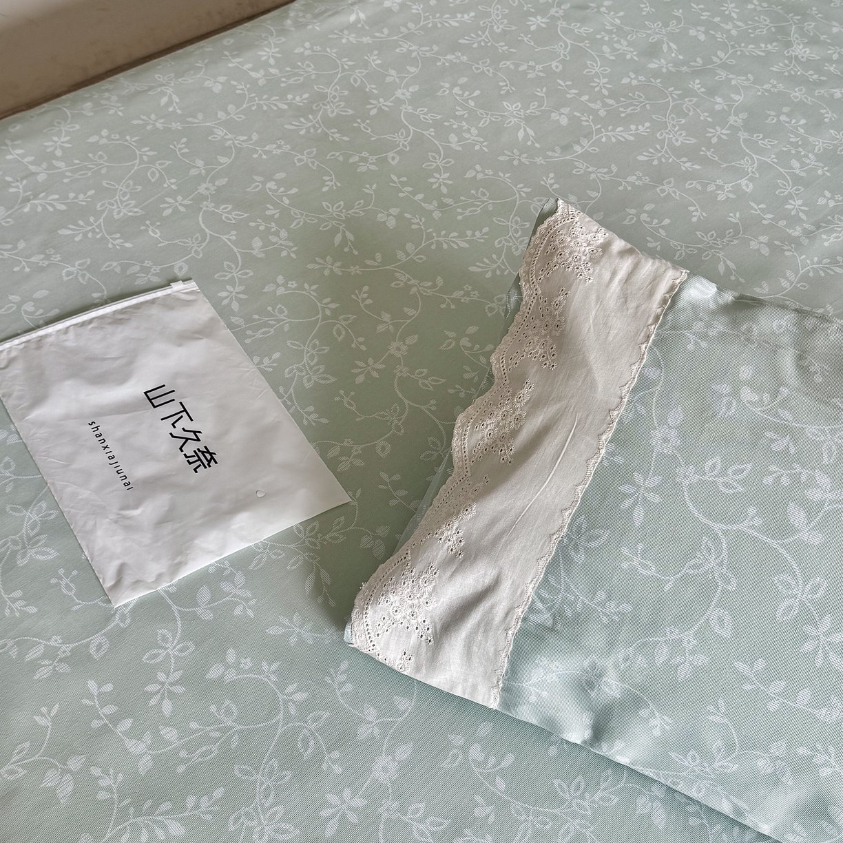 91家纺网 家纺一手货源 找家纺 一隅花田 2026新款竹感纤维双经双纬高密度四季软布席全棉花边款老粗布 漫语