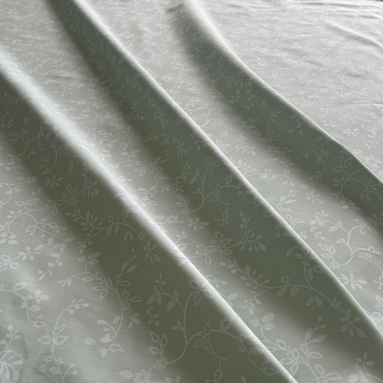 91家纺网 家纺一手货源 找家纺 一隅花田 2026新款竹感纤维双经双纬高密度四季软布席全棉花边款老粗布 漫语