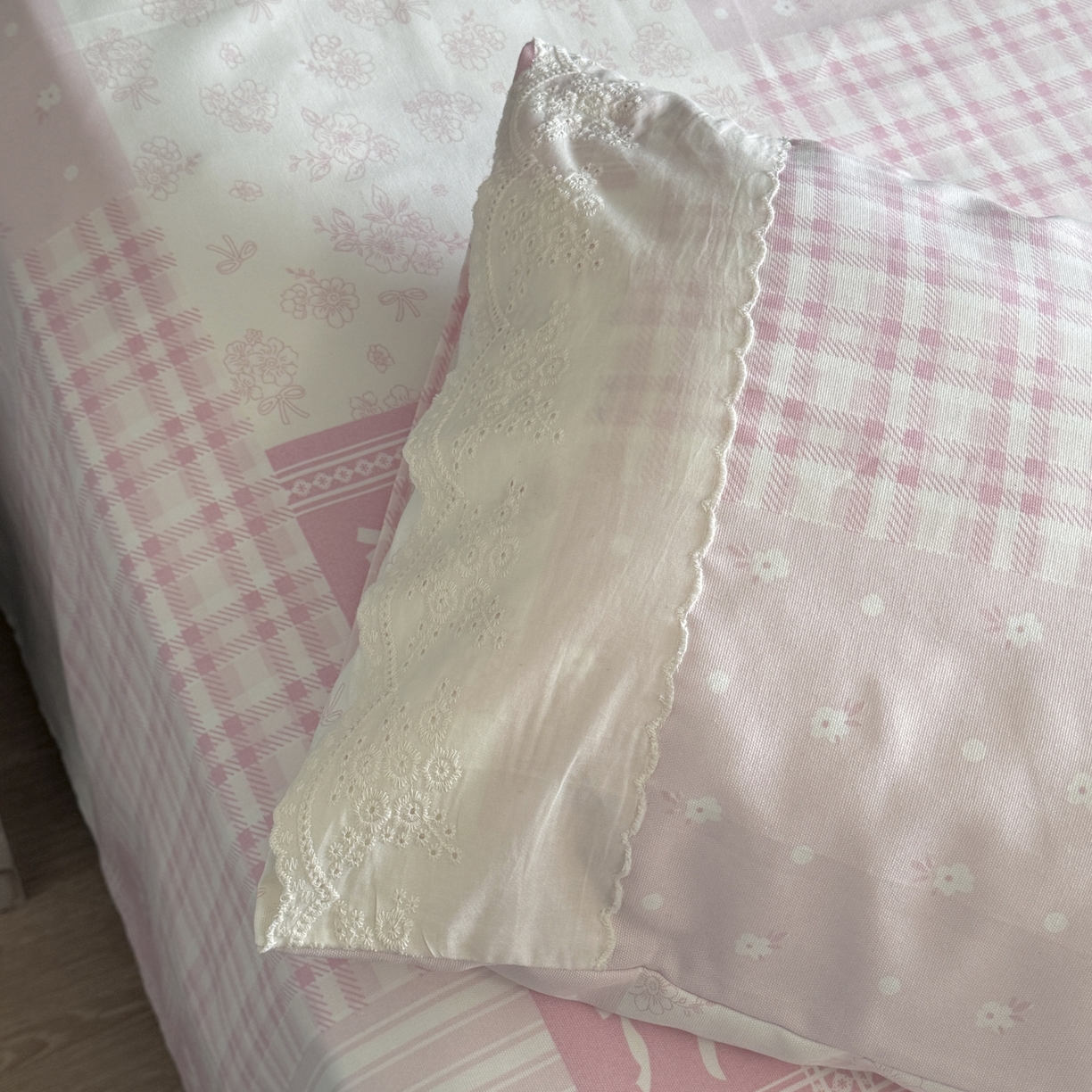 91家纺网 家纺一手货源 找家纺 一隅花田 2026新款竹感纤维双经双纬高密度四季软布席全棉花边款老粗布 奶油可可