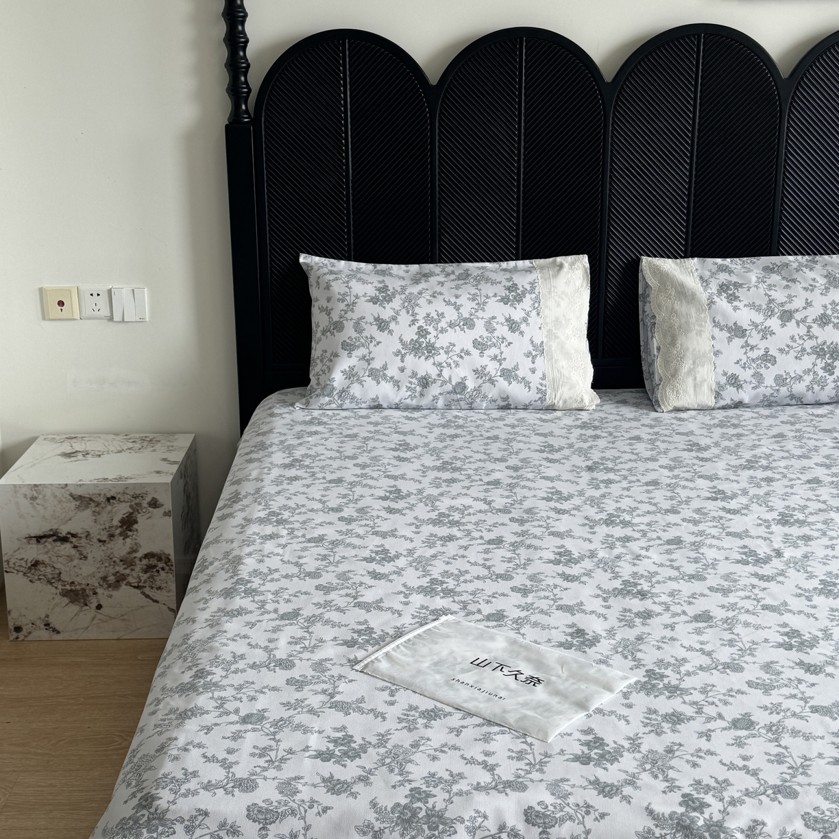 91家纺网 家纺一手货源 找家纺 一隅花田 2026新款竹感纤维双经双纬高密度四季软布席全棉花边款老粗布 南法蔷薇