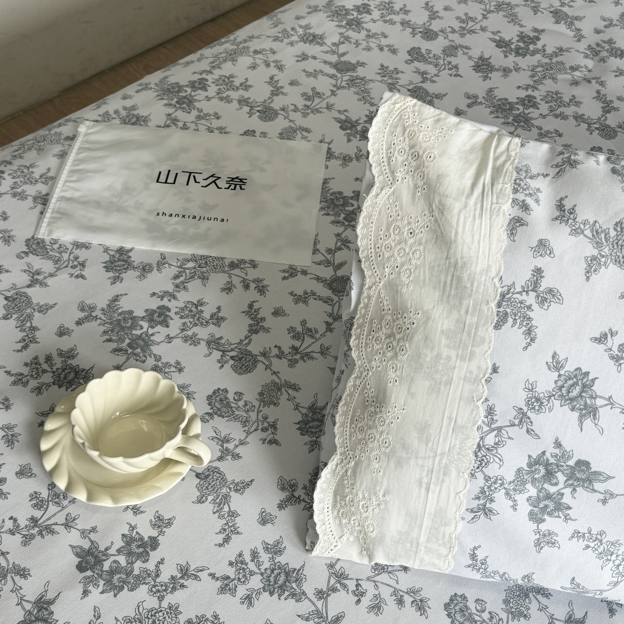 91家纺网 家纺一手货源 找家纺 一隅花田 2026新款竹感纤维双经双纬高密度四季软布席全棉花边款老粗布 南法蔷薇