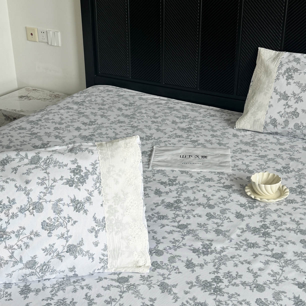 91家纺网 家纺一手货源 找家纺 一隅花田 2026新款竹感纤维双经双纬高密度四季软布席全棉花边款老粗布 南法蔷薇