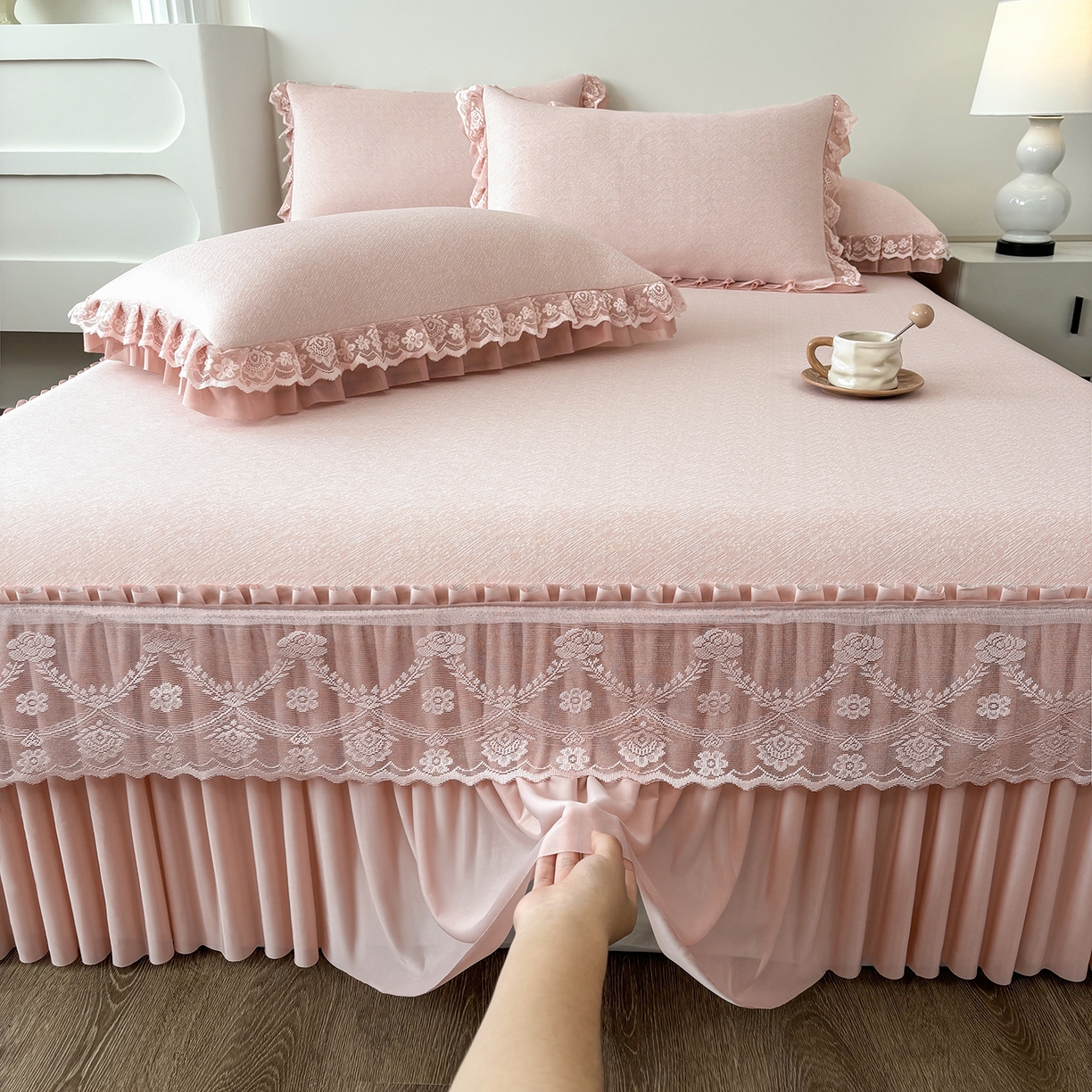 91家纺网 家纺一手货源 找家纺 （总）金艾草 2026新款PE高分子凉豆豆小冰皮凉感花边床裙席子凉席三件套