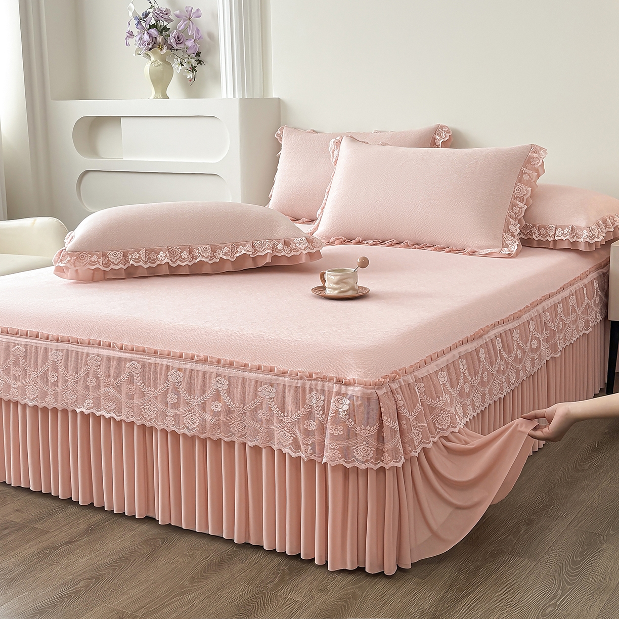 91家纺网 家纺一手货源 找家纺 金艾草 2026新款PE高分子凉豆豆小冰皮凉感花边床裙席子凉席三件套 豆豆床裙-粉色