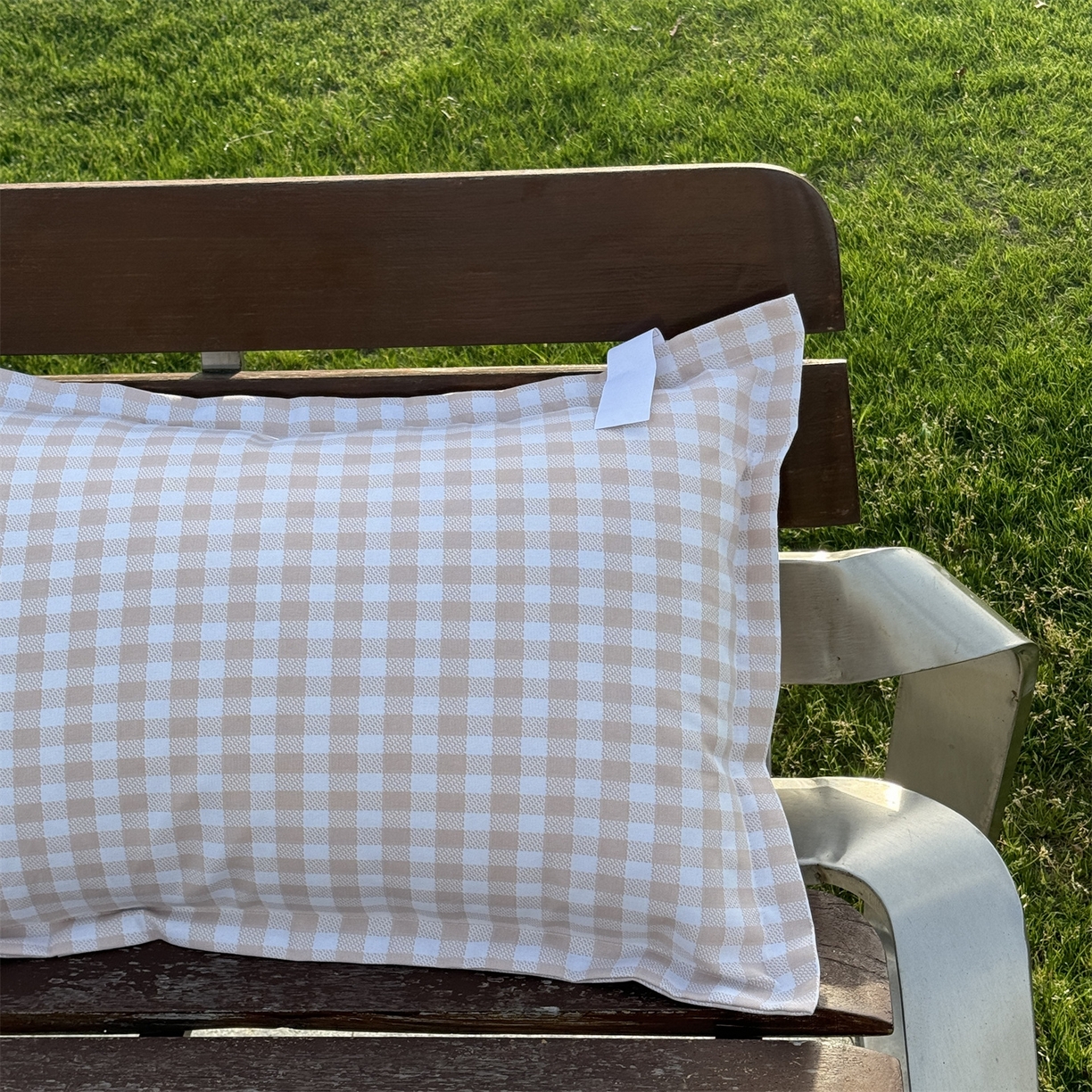 91家纺网 家纺一手货源 找家纺 一隅花田 2026新款竹感纤维格子物语枕套 格子物语·咖