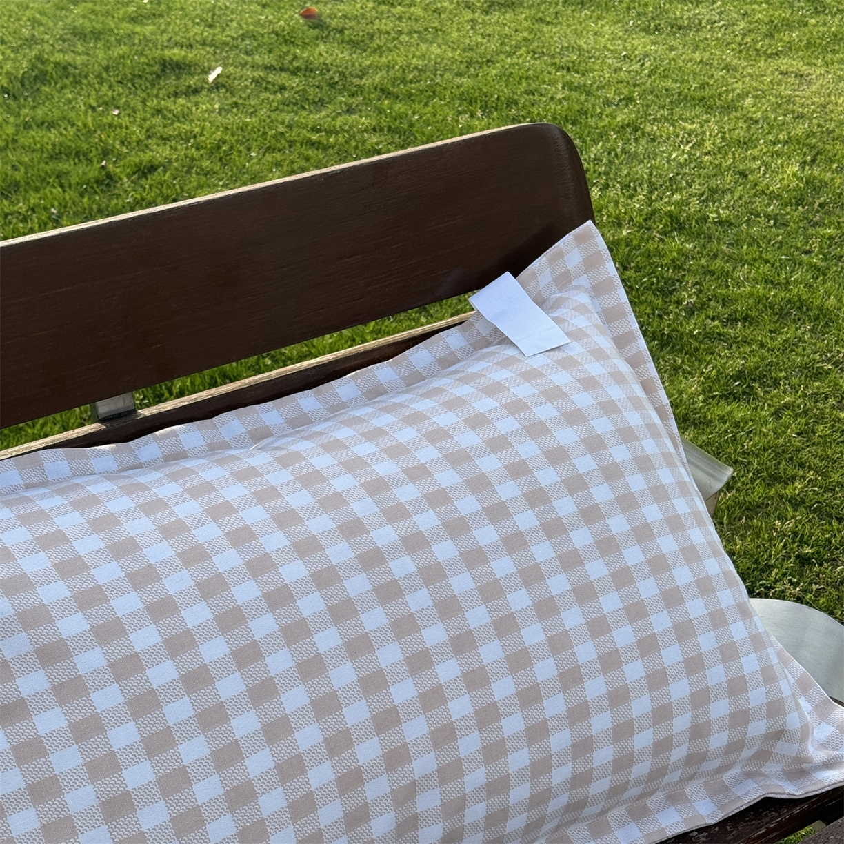 91家纺网 家纺一手货源 找家纺 一隅花田 2026新款竹感纤维格子物语枕套 格子物语·咖