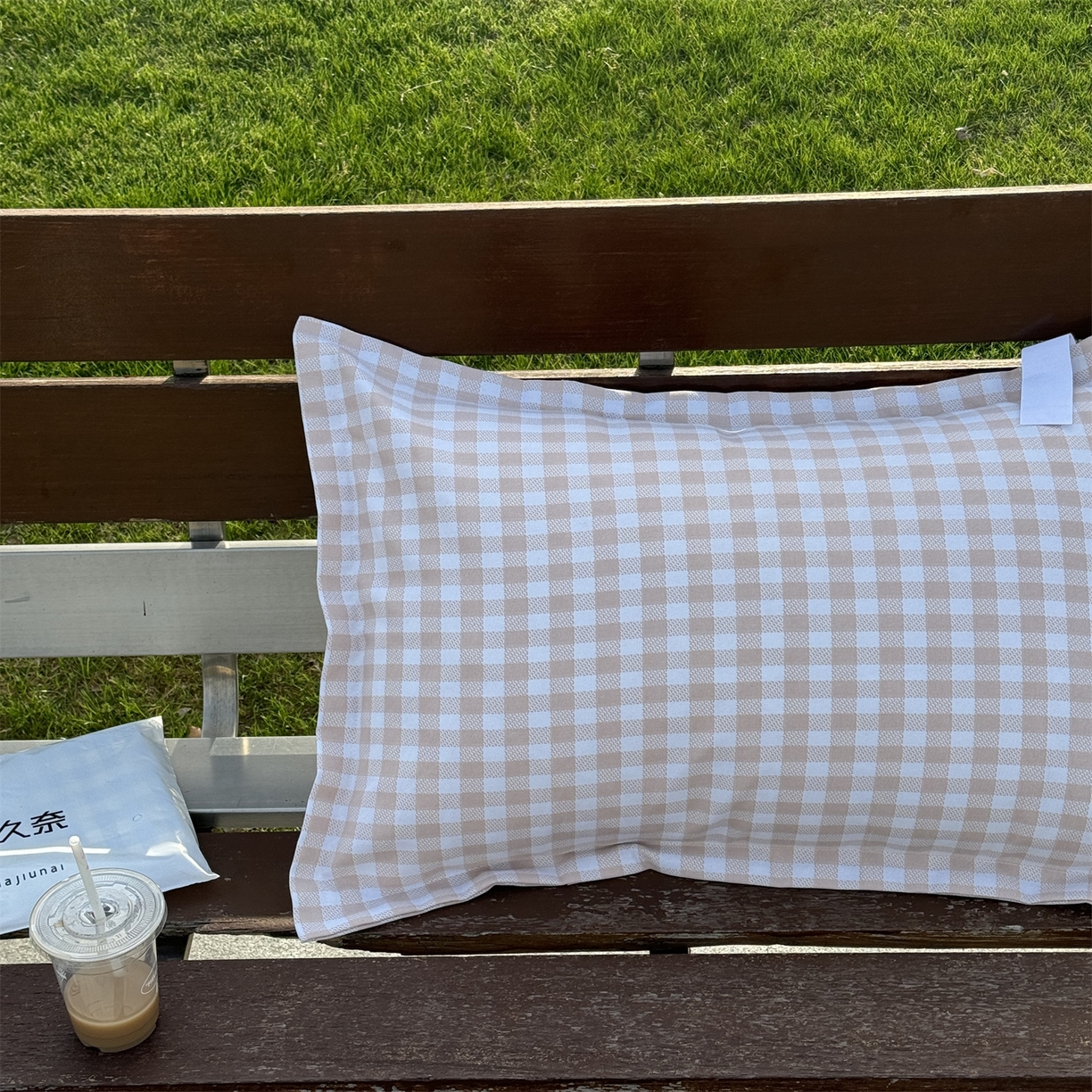 91家纺网 家纺一手货源 找家纺 一隅花田 2026新款竹感纤维格子物语枕套 格子物语·咖