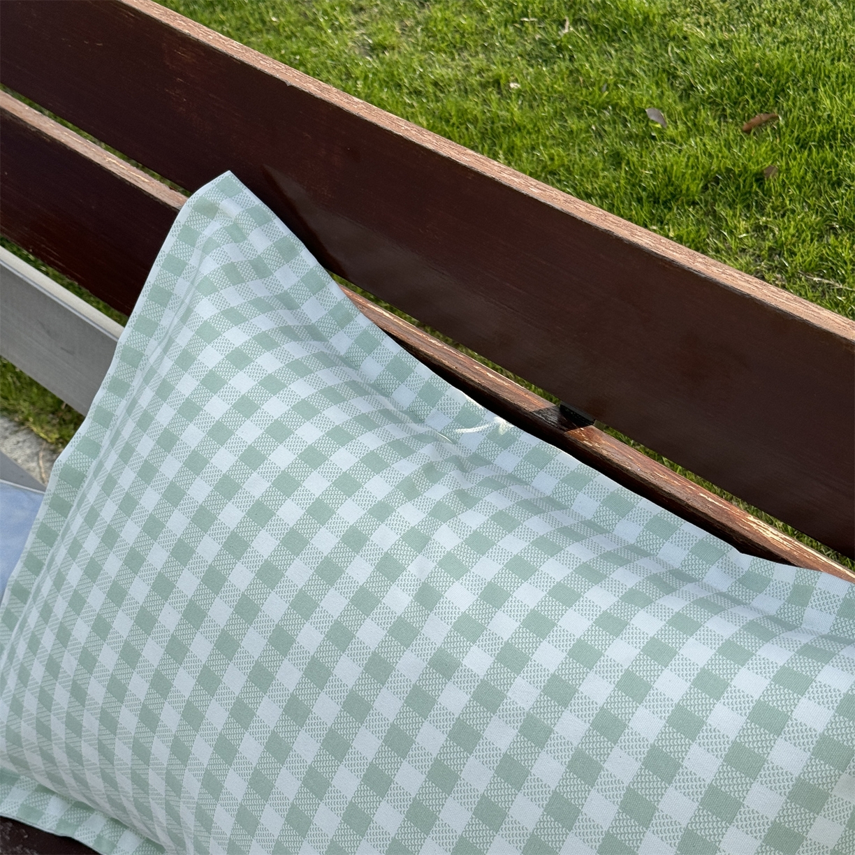 91家纺网 家纺一手货源 找家纺 一隅花田 2026新款竹感纤维格子物语枕套 格子物语·绿