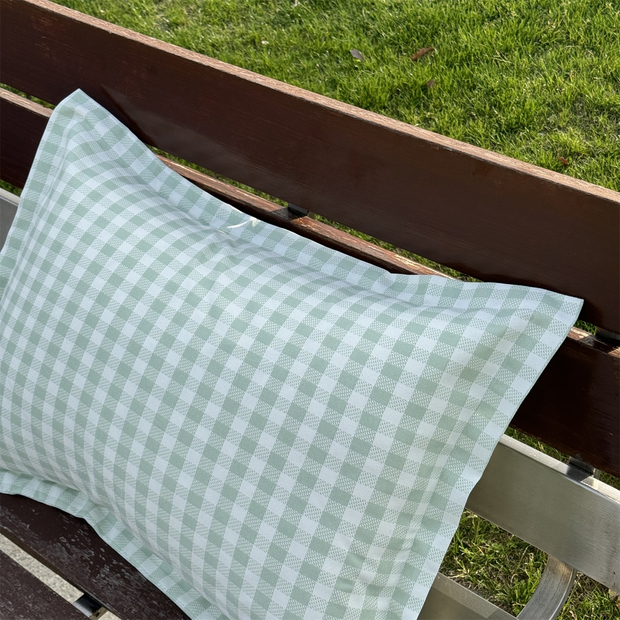 91家纺网 家纺一手货源 找家纺 一隅花田 2026新款竹感纤维格子物语枕套 格子物语·绿