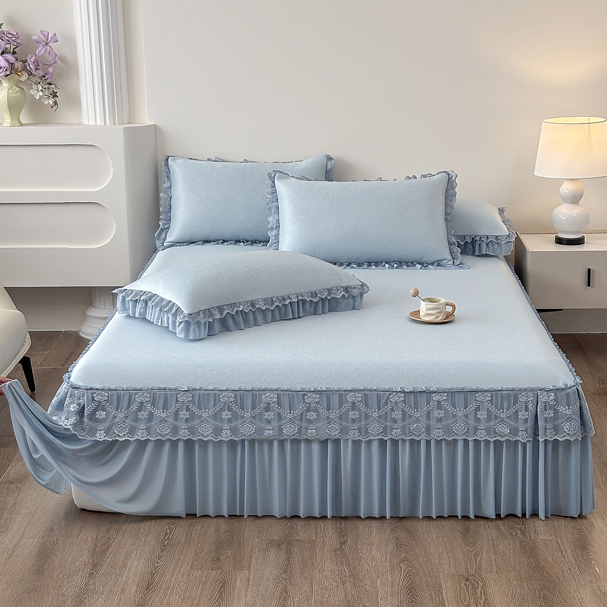 91家纺网 家纺一手货源 找家纺 金艾草 2026新款PE高分子凉豆豆小冰皮凉感花边床裙席子凉席三件套 豆豆床裙-浅蓝