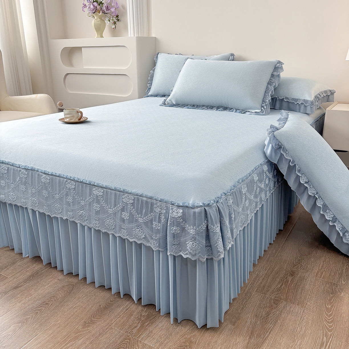 91家纺网 家纺一手货源 找家纺 金艾草 2026新款PE高分子凉豆豆小冰皮凉感花边床裙席子凉席三件套 豆豆床裙-浅蓝