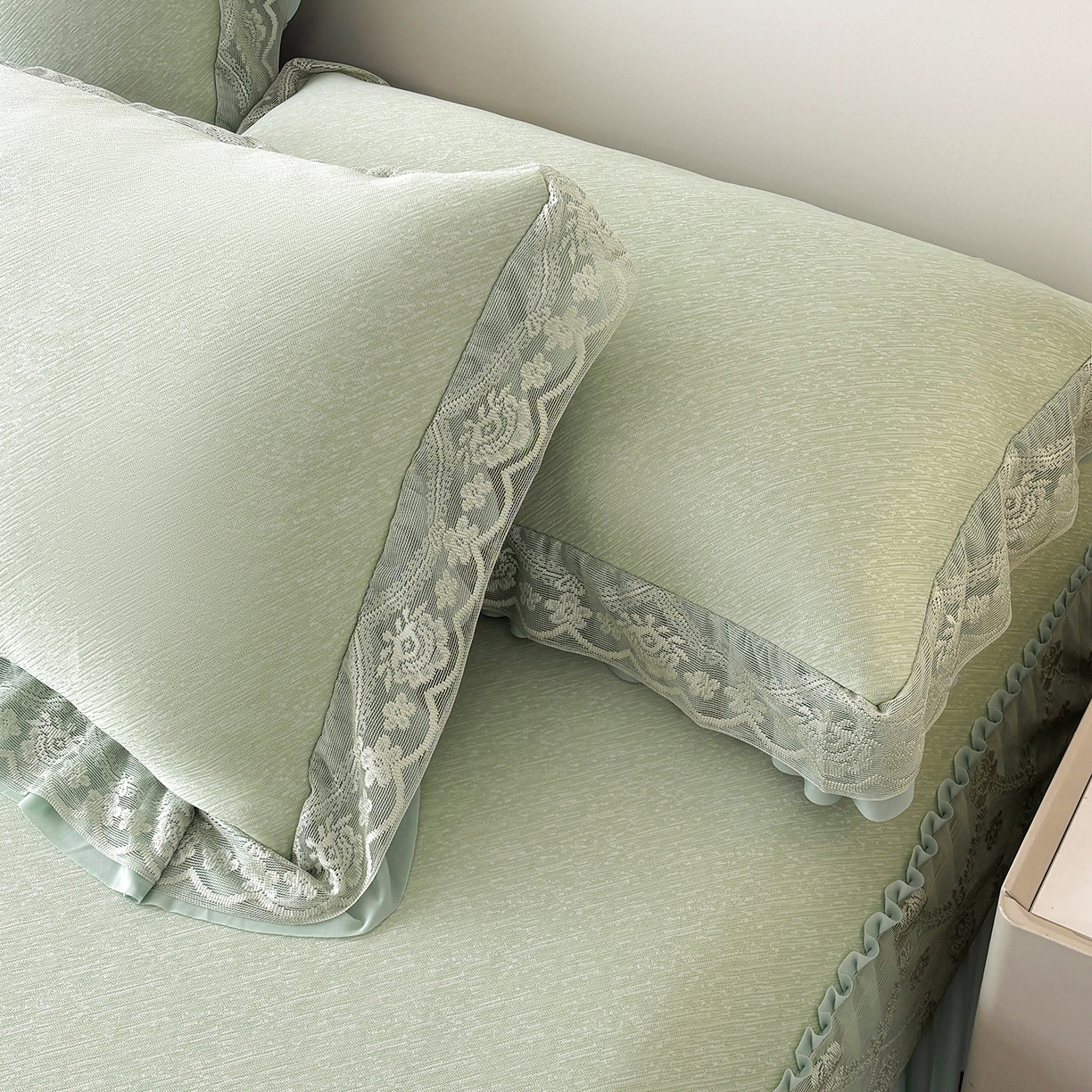 91家纺网 家纺一手货源 找家纺 金艾草 2026新款PE高分子凉豆豆小冰皮凉感花边床裙席子凉席三件套 豆豆床裙-浅绿