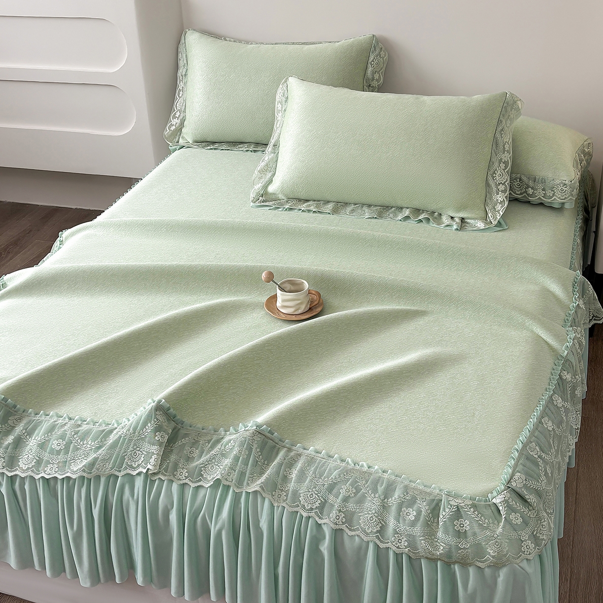 91家纺网 家纺一手货源 找家纺 金艾草 2026新款PE高分子凉豆豆小冰皮凉感花边床裙席子凉席三件套 豆豆床裙-浅绿