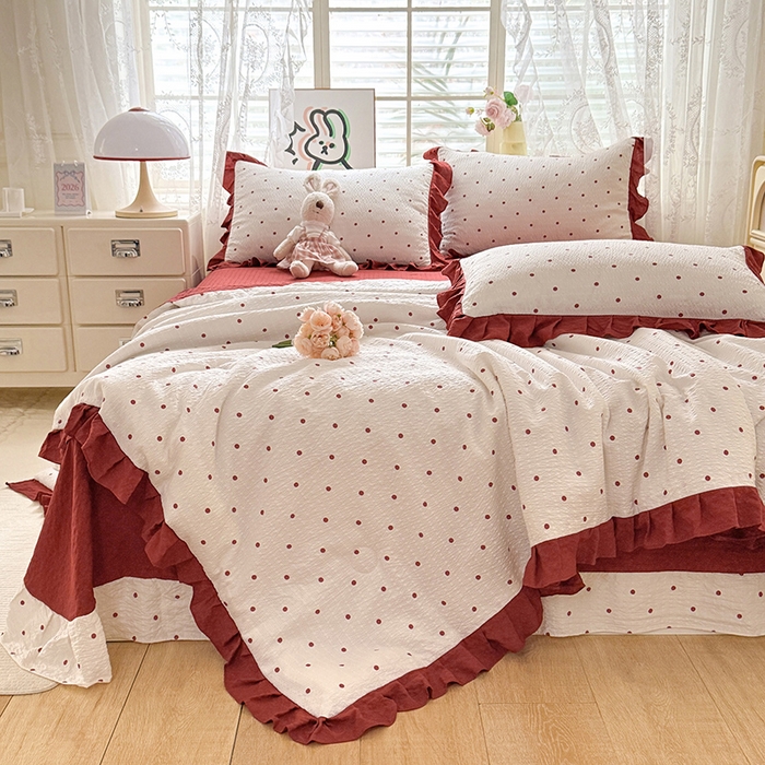 91家纺网 家纺一手货源 找家纺 韩约家纺 2026春夏新款韩式花边泡芙棉床单款夏被夏凉被空调被四件套 波点红