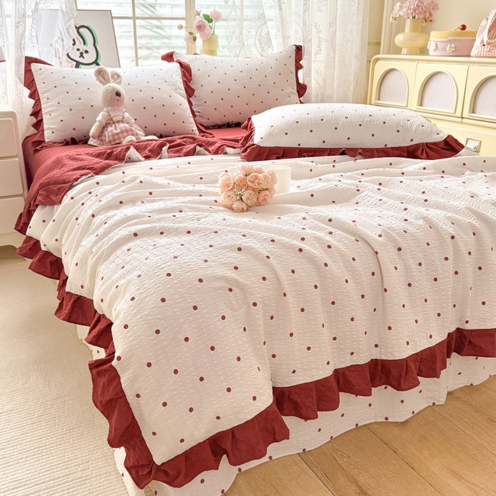 91家纺网 家纺一手货源 找家纺 韩约家纺 2026春夏新款韩式花边泡芙棉床单款夏被夏凉被空调被四件套 波点红