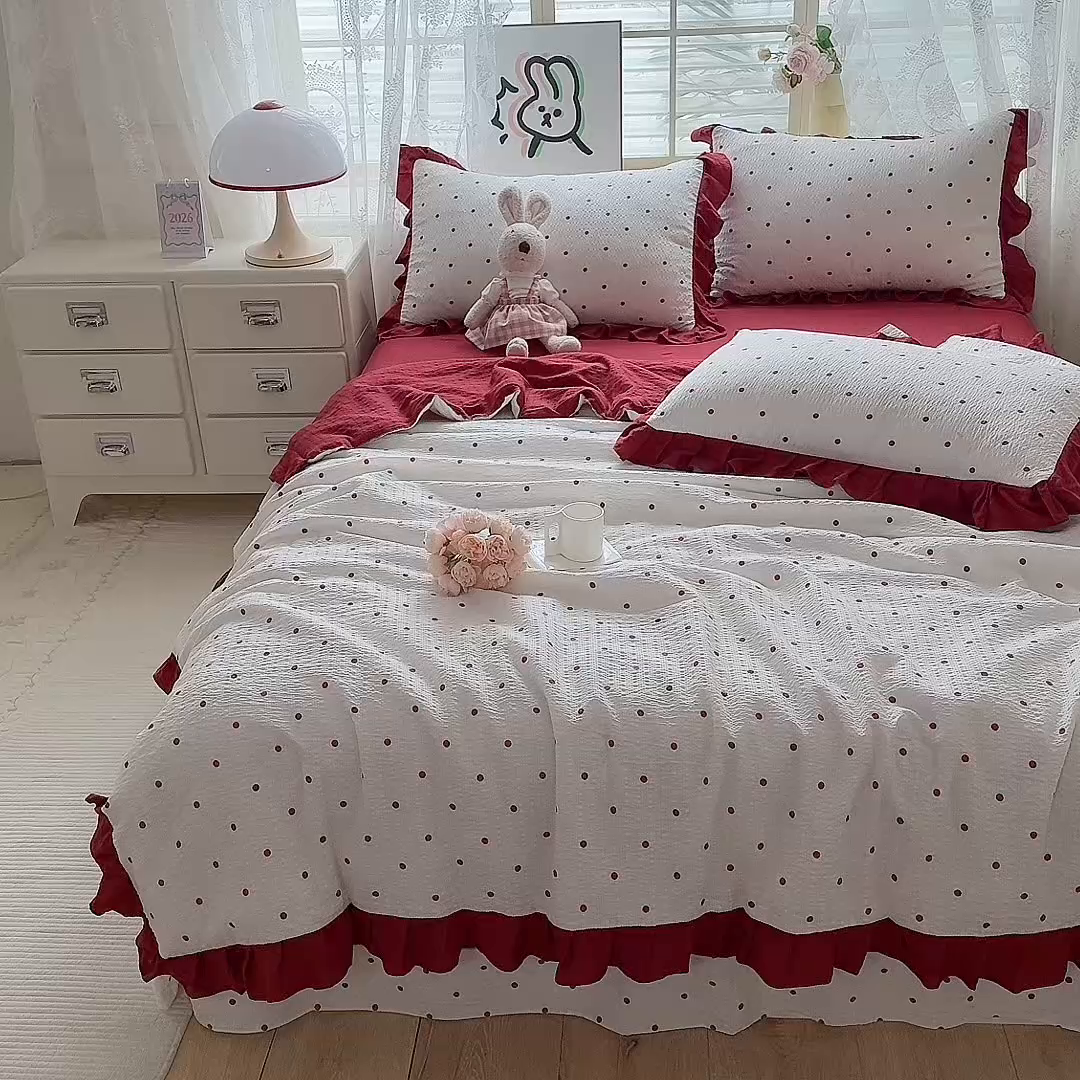 91家纺网 家纺一手货源 找家纺 韩约家纺 2026春夏新款韩式花边泡芙棉床单款夏被夏凉被空调被四件套 波点红