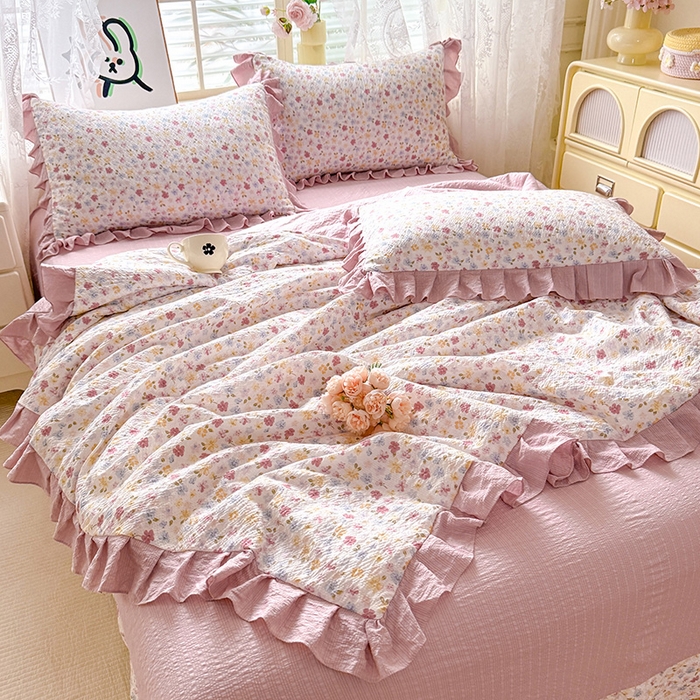 91家纺网 家纺一手货源 找家纺 韩约家纺 2026春夏新款韩式花边泡芙棉床单款夏被夏凉被空调被四件套 花春城