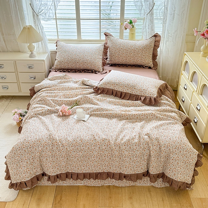 91家纺网 家纺一手货源 找家纺 韩约家纺 2026春夏新款韩式花边泡芙棉床单款夏被夏凉被空调被四件套 苏糖咖