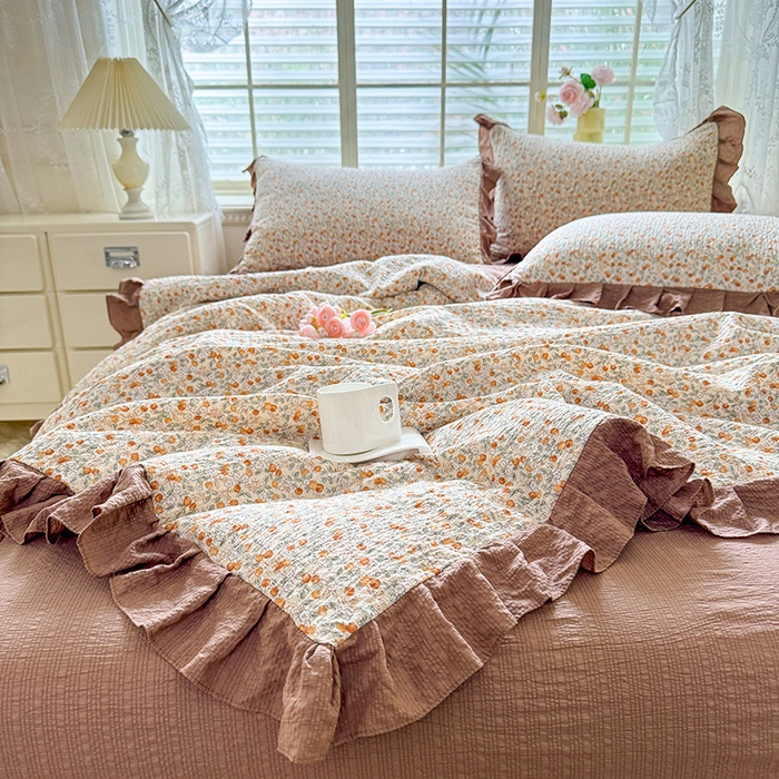 91家纺网 家纺一手货源 找家纺 韩约家纺 2026春夏新款韩式花边泡芙棉床单款夏被夏凉被空调被四件套 苏糖咖