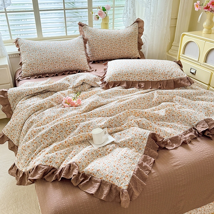 91家纺网 家纺一手货源 找家纺 韩约家纺 2026春夏新款韩式花边泡芙棉床单款夏被夏凉被空调被四件套 苏糖咖