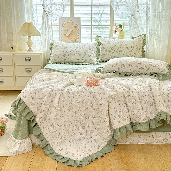 91家纺网 家纺一手货源 找家纺 韩约家纺 2026春夏新款韩式花边泡芙棉床单款夏被夏凉被空调被四件套 微花耳耳