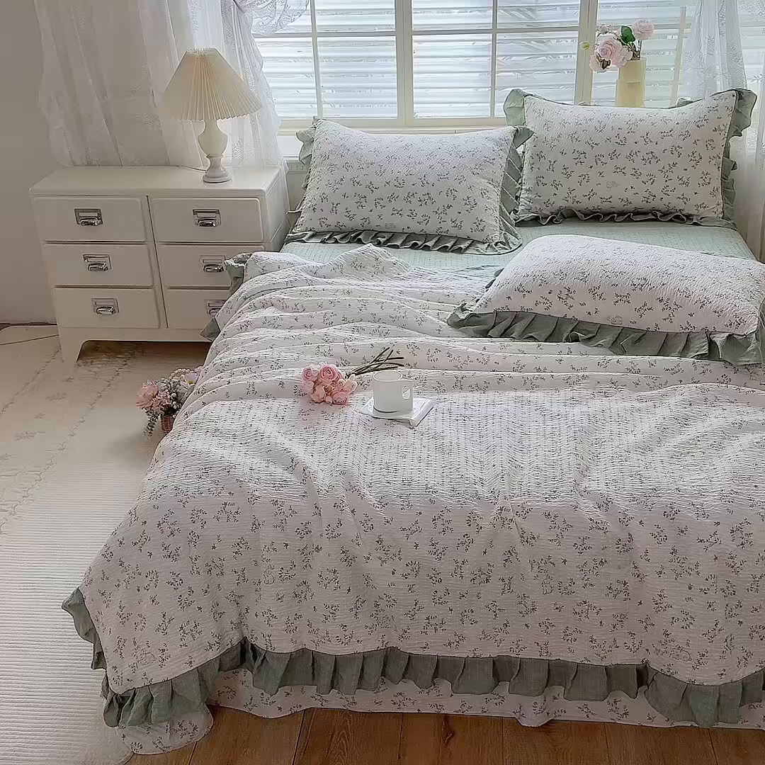 91家纺网 家纺一手货源 找家纺 韩约家纺 2026春夏新款韩式花边泡芙棉床单款夏被夏凉被空调被四件套 微花耳耳
