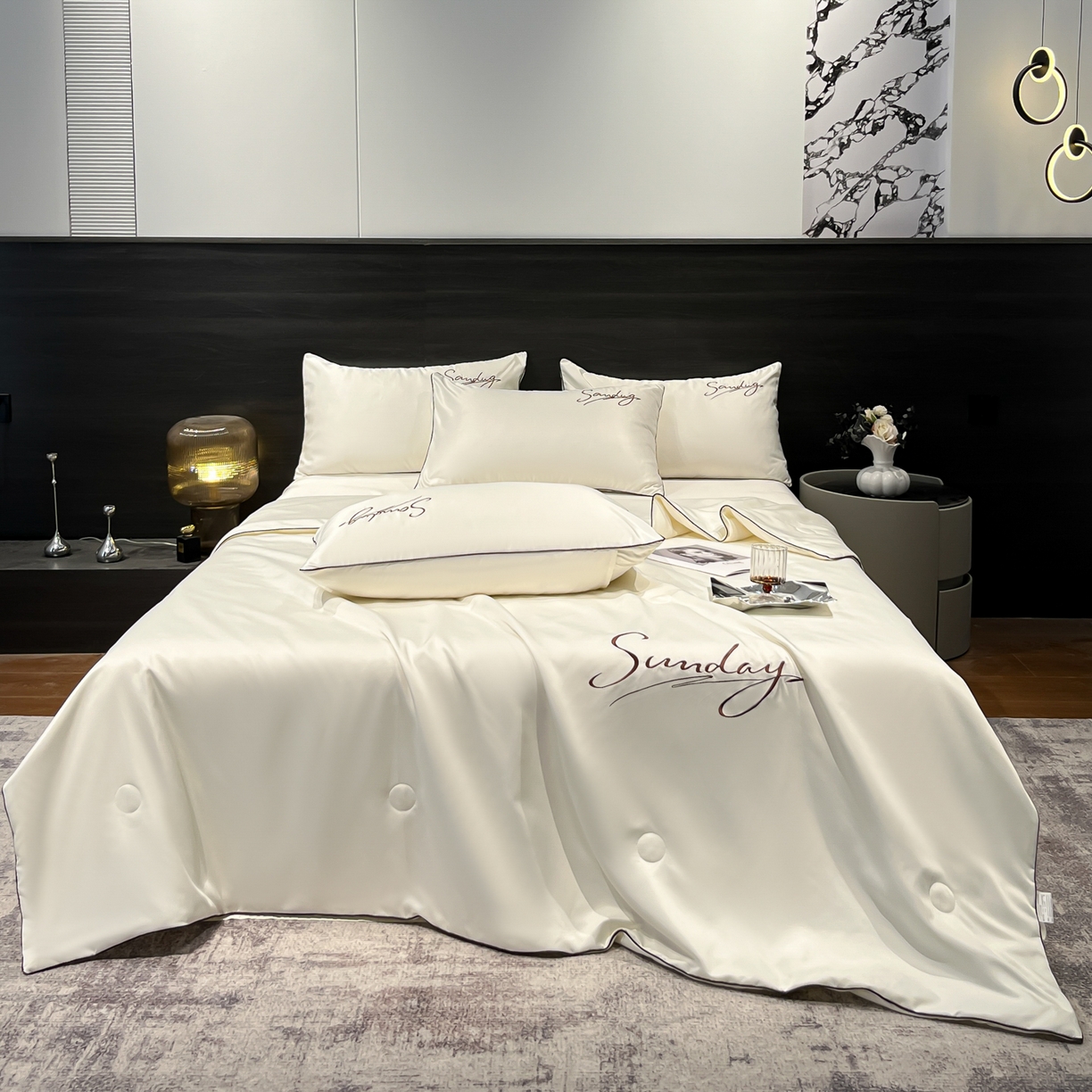 91家纺网 家纺一手货源 找家纺 云恋家纺 2026新款可水洗夏被冰丝空调被夏凉被床单三四件套夏季薄被子春秋被芯夏天 浪漫假日-典雅白