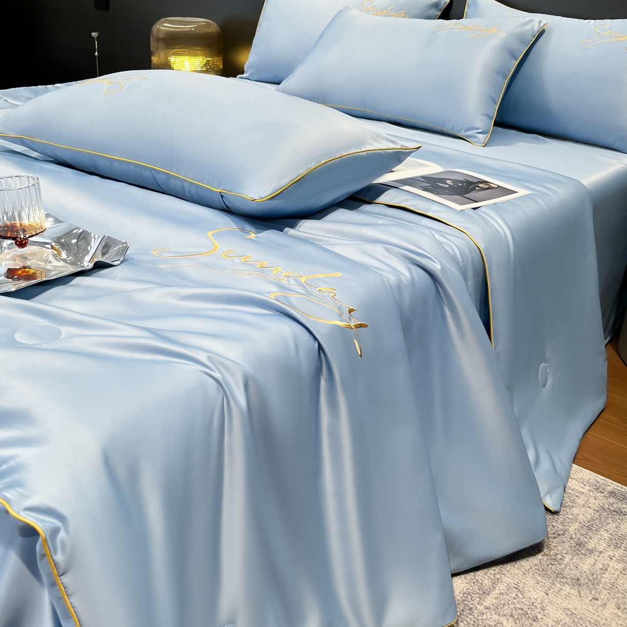 91家纺网 家纺一手货源 找家纺 云恋家纺 2026新款可水洗夏被冰丝空调被夏凉被床单三四件套夏季薄被子春秋被芯夏天 浪漫假日-天蓝