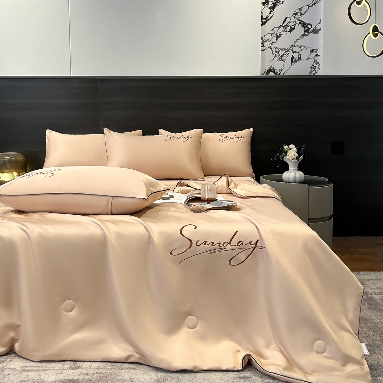 91家纺网 家纺一手货源 找家纺 云恋家纺 2026新款可水洗夏被冰丝空调被夏凉被床单三四件套夏季薄被子春秋被芯夏天 浪漫假日-香槟金