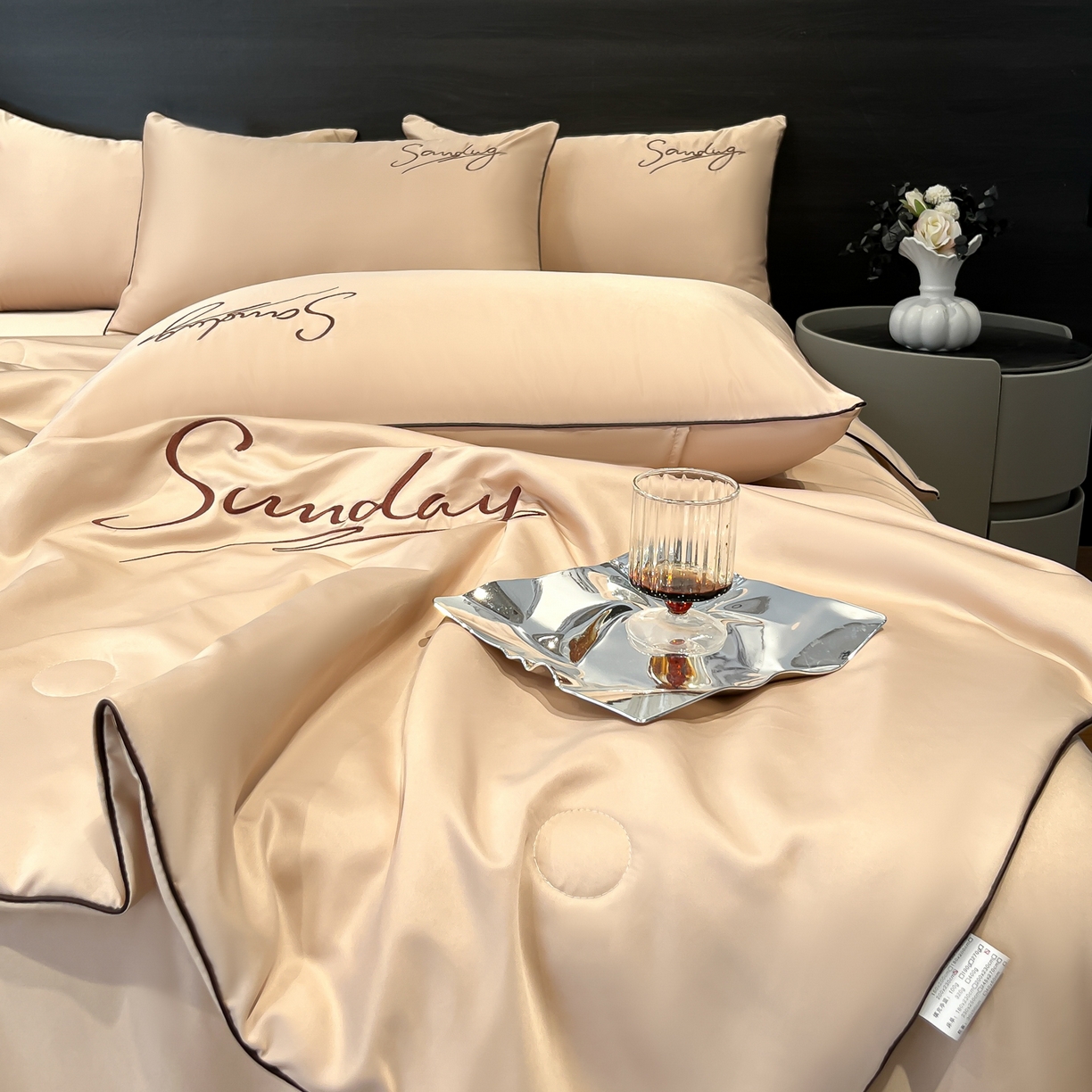 91家纺网 家纺一手货源 找家纺 云恋家纺 2026新款可水洗夏被冰丝空调被夏凉被床单三四件套夏季薄被子春秋被芯夏天 浪漫假日-香槟金