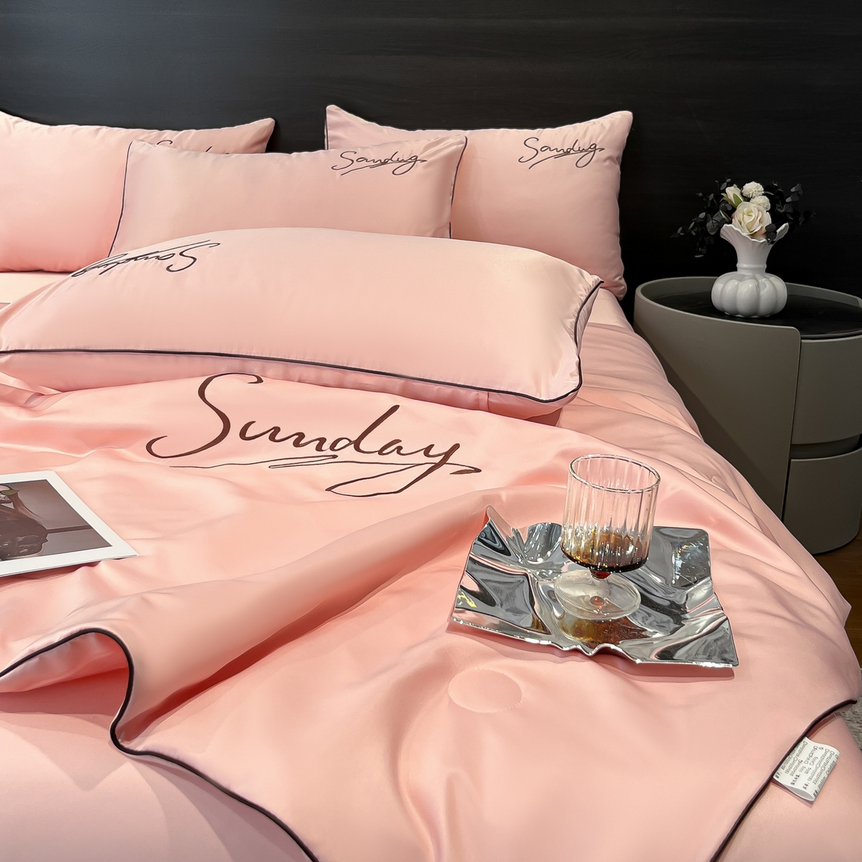 91家纺网 家纺一手货源 找家纺 云恋家纺 2026新款可水洗夏被冰丝空调被夏凉被床单三四件套夏季薄被子春秋被芯夏天 浪漫假日-樱花粉