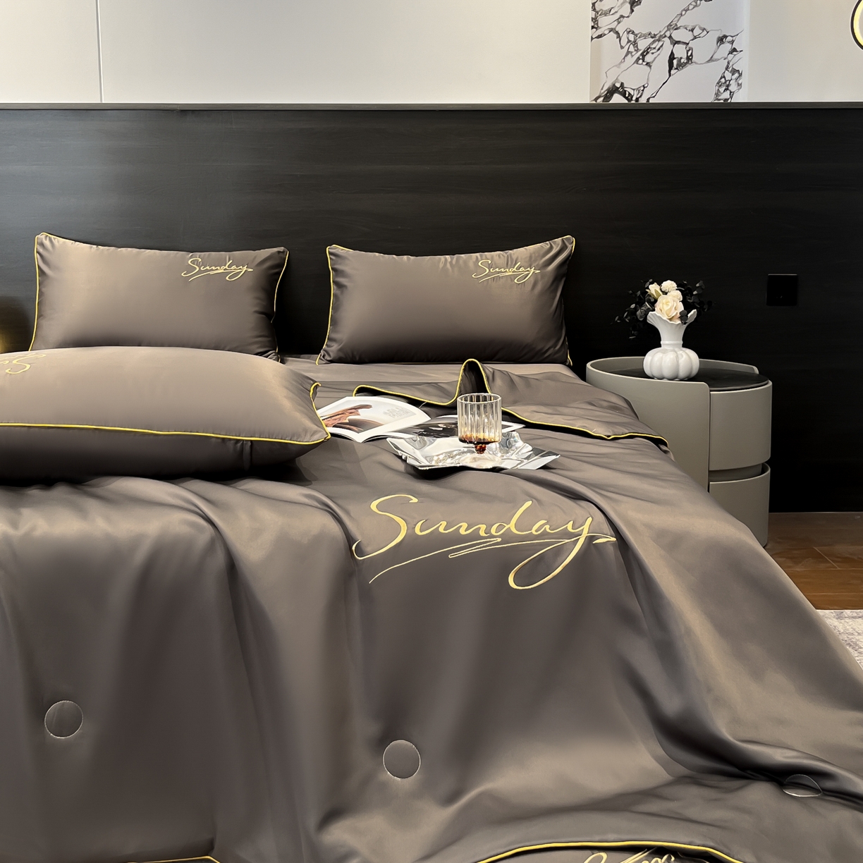 91家纺网 家纺一手货源 找家纺 云恋家纺 2026新款可水洗夏被冰丝空调被夏凉被床单三四件套夏季薄被子春秋被芯夏天 浪漫假日-绅士灰