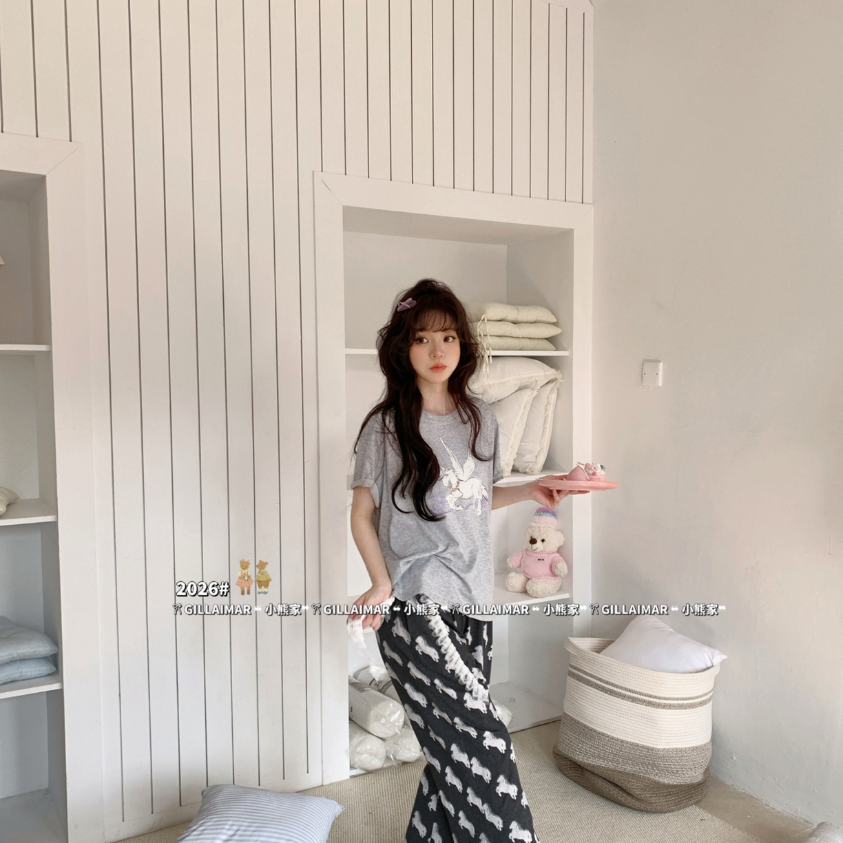 91家纺网 家纺一手货源 找家纺 妍景家居生活馆 2026新款莱赛尔冰丝棉小熊家-马卡龙家居服 马卡龙-深灰