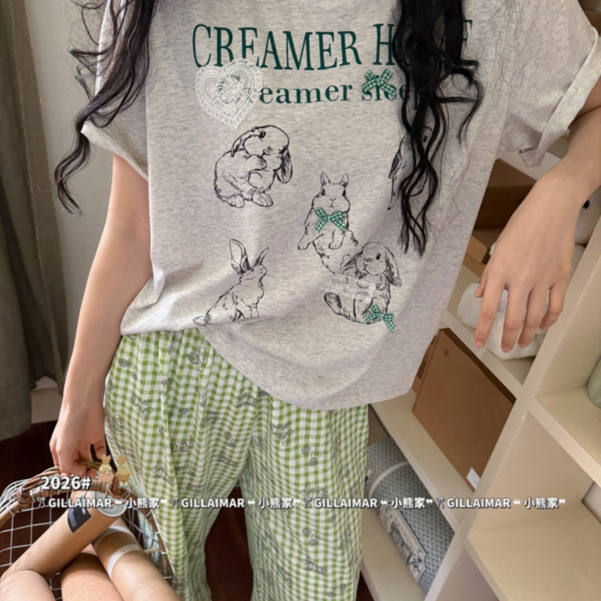 91家纺网 家纺一手货源 找家纺 妍景家居生活馆 2026新款莱赛尔冰丝棉小熊家-田园兔子深灰家居服 田园兔子-浅灰