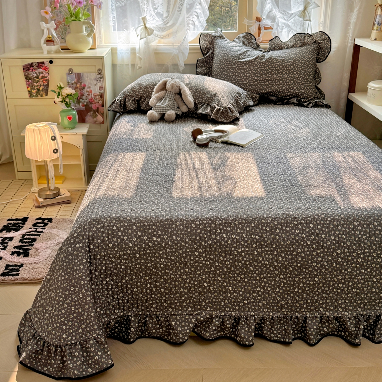 91家纺网 家纺一手货源 找家纺 阿曼达 2026新款印花小碎花花边夏被床盖四件套单夏被单床盖 浅花