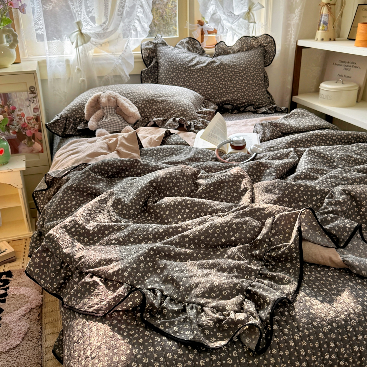 91家纺网 家纺一手货源 找家纺 阿曼达 2026新款印花小碎花花边夏被床盖四件套单夏被单床盖 浅花