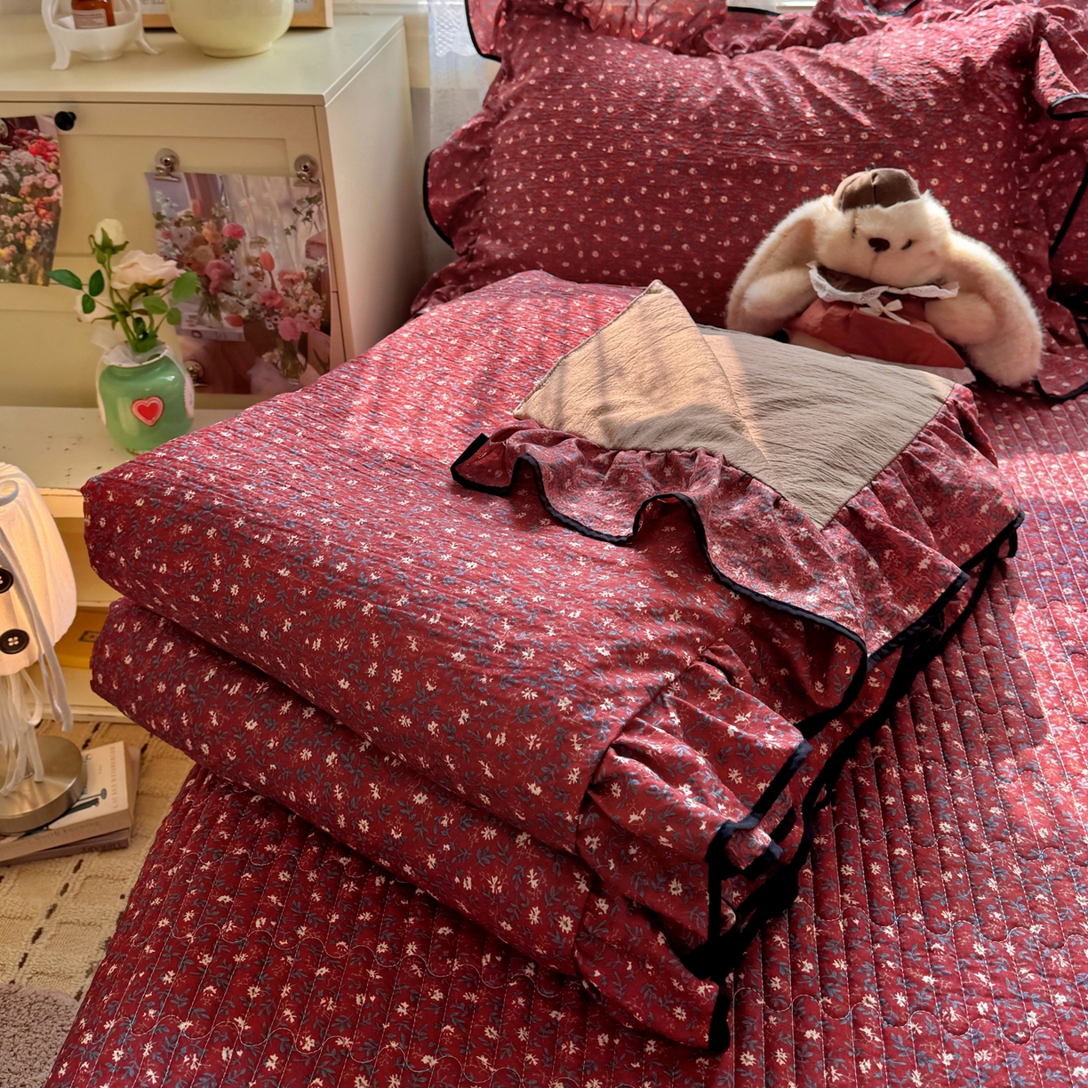 91家纺网 家纺一手货源 找家纺 阿曼达 2026新款印花小碎花花边夏被床盖四件套单夏被单床盖 浆果藤