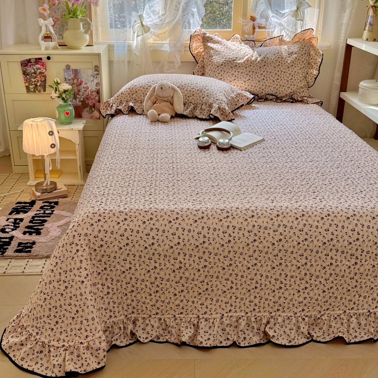 91家纺网 家纺一手货源 找家纺 阿曼达 2026新款印花小碎花花边夏被床盖四件套单夏被单床盖 木棉笺