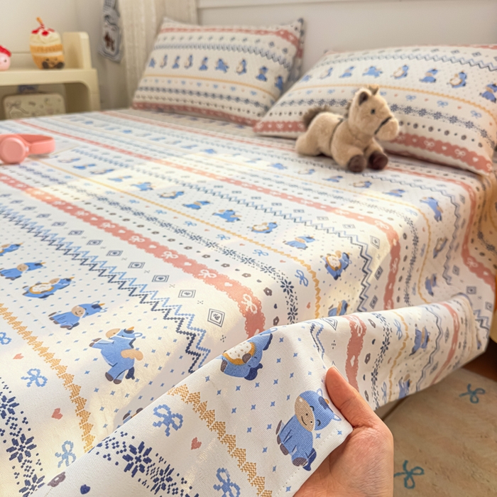 91家纺网 家纺一手货源 找家纺 爱彼家纺 2026夏季热门新款费尔岛小马风格原棉老粗布床单席子凉席三件套-费尔岛风格 奶蓝小马