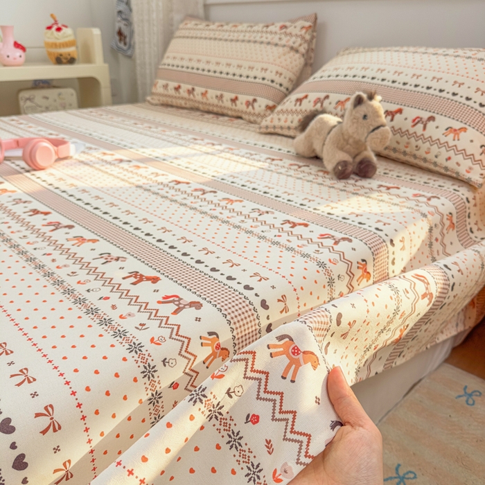 91家纺网 家纺一手货源 找家纺 爱彼家纺 2026夏季热门新款费尔岛小马风格原棉老粗布床单席子凉席三件套-费尔岛风格 小马牧歌