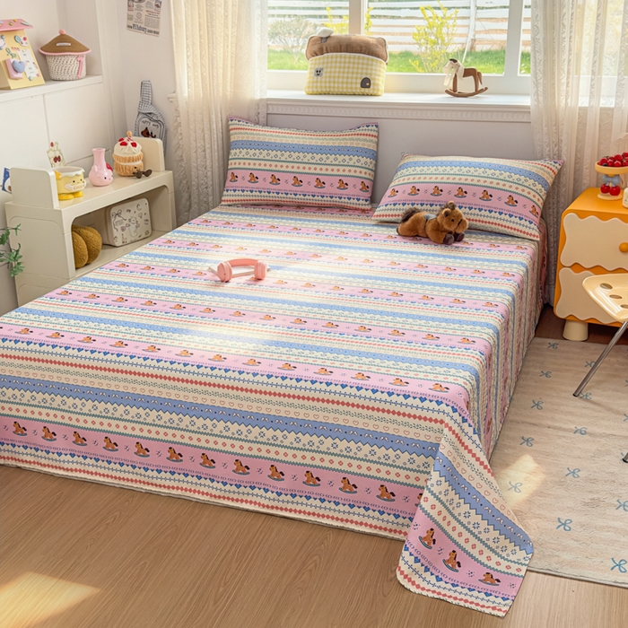 91家纺网 家纺一手货源 找家纺 爱彼家纺 2026夏季热门新款费尔岛小马风格原棉老粗布床单席子凉席三件套-费尔岛风格 摇摇木马粉