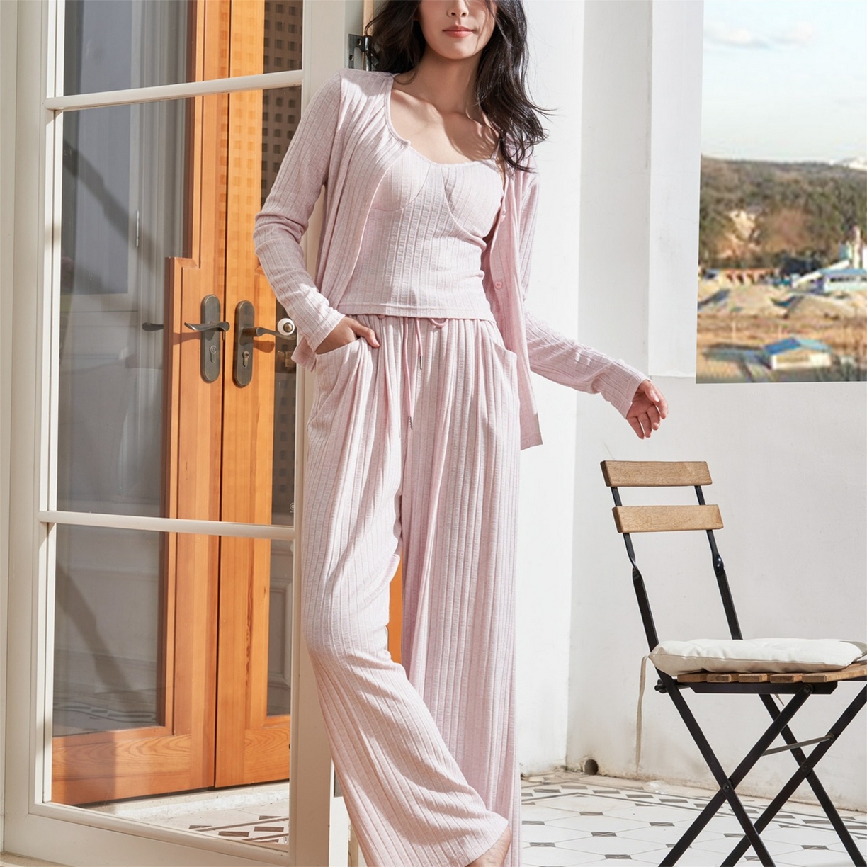 91家纺网 家纺一手货源 找家纺 （总）妍景家居生活馆 2026新款简约款坑条三件套家居服