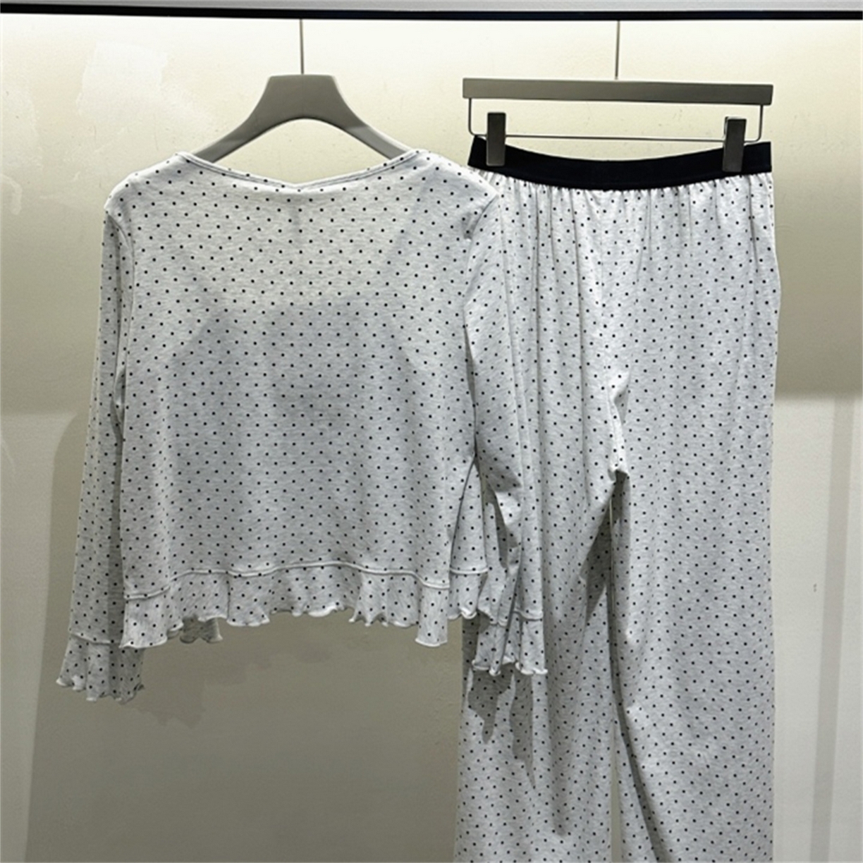 91家纺网 家纺一手货源 找家纺 （总）妍景家居生活馆 2026新款经典三件套波点家居服