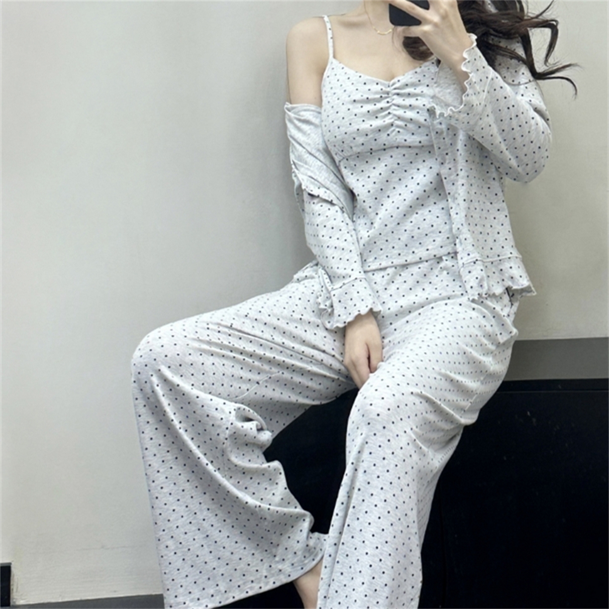 91家纺网 家纺一手货源 找家纺 （总）妍景家居生活馆 2026新款经典三件套波点家居服